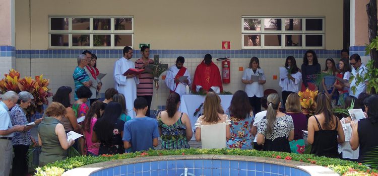 Colégio Ibituruna celebra o Domingo de Ramos