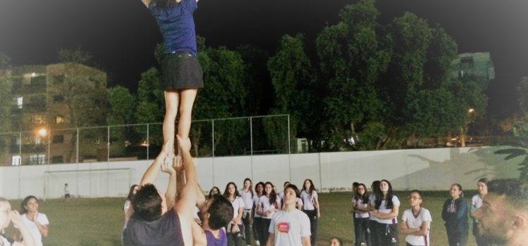 Ensino Médio faz aula prática de Cheerleading